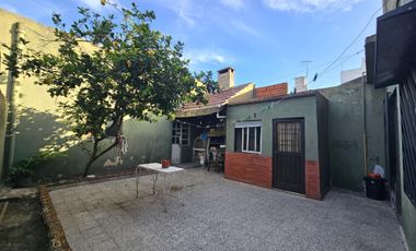VENTA CASA 5 AMB PATIO COCHERA 4 AUTOS L.MIRADOR