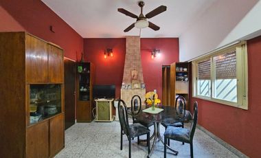 VENTA CASA 5 AMB PATIO COCHERA 4 AUTOS L.MIRADOR
