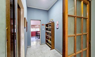 VENTA CASA 5 AMB PATIO COCHERA 4 AUTOS L.MIRADOR