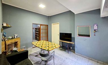 VENTA CASA 5 AMB PATIO COCHERA 4 AUTOS L.MIRADOR