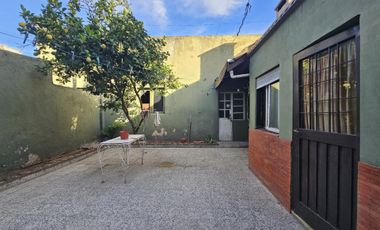 VENTA CASA 5 AMB PATIO COCHERA 4 AUTOS L.MIRADOR