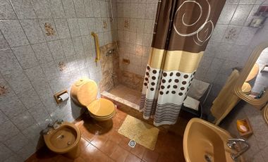 Casa 4 ambientes con lote de 8,66x56.