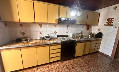 Casa 4 ambientes con lote de 8,66x56.