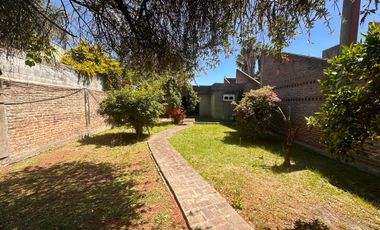 Casa 4 ambientes con lote de 8,66x56.
