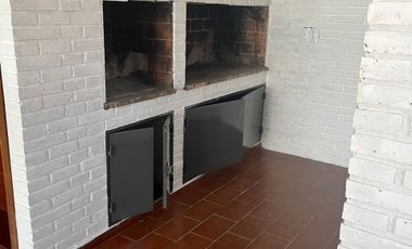 CASA 3 DORMITORIOS CON PILETA - COSTA AZUL SUR