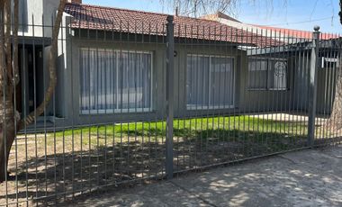 CASA 3 DORMITORIOS CON PILETA - COSTA AZUL SUR