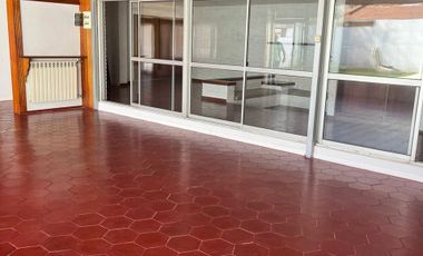 CASA 3 DORMITORIOS CON PILETA - COSTA AZUL SUR