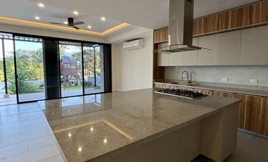 RENTO CASA CON VISTA AL LAGO EN CANCÚN QUINTANA ROO
