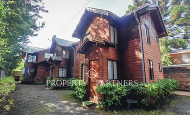 Excelente complejo de cabañas en el centro de Pucón.