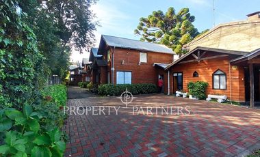 Excelente complejo de cabañas en el centro de Pucón.