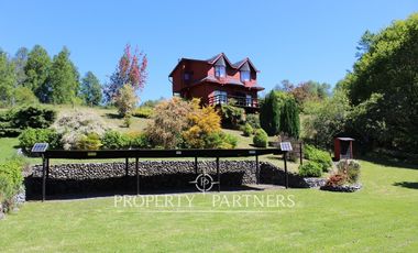 Casa y 2 departamentos en parcela, cercano a Pucón.