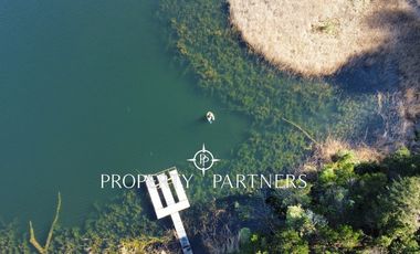 Hermosas Parcelas a orillas de Laguna.