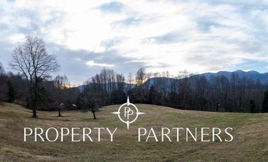 Hermosas Parcelas a orillas de Laguna.