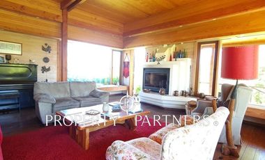 Espectacular casa en un entorno soñado.-