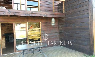 Casa con diseño estilo galpón