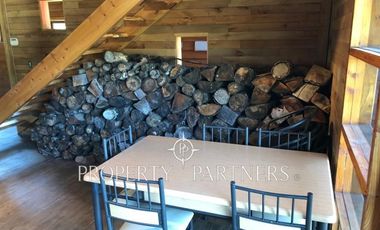 Casa con diseño estilo galpón