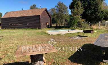 Casa con diseño estilo galpón