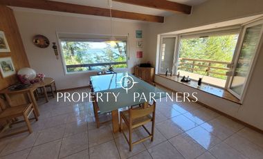 Hermosa casa a orillas del Lago Caburgua