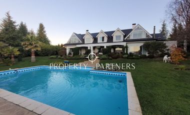 Casa en Los Riscos con única vista al lago Villarrica