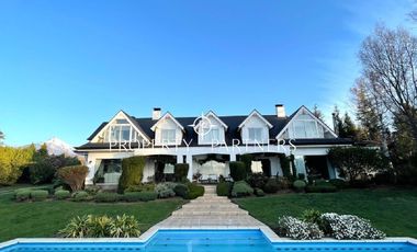 Casa en Los Riscos con única vista al lago Villarrica