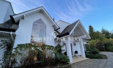 Casa en Los Riscos con única vista al lago Villarrica