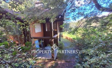 Hermosa casa sólida, con orilla de río Liucura