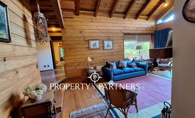 Hermosa casa sólida, con orilla de río Liucura