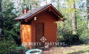 Hermosa casa sólida, con orilla de río Liucura