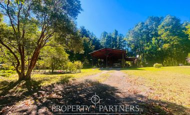 Gran casa en una hectárea de terreno