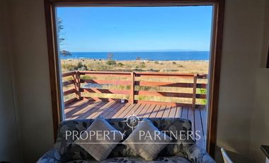 Parcela de 1 Hectárea con Casa y Vistas al Estrecho en Agua Fresca