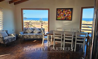 Parcela de 1 Hectárea con Casa y Vistas al Estrecho en Agua Fresca