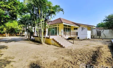 4 Bedroom House for sale at Lanna Thara Village