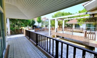 4 Bedroom House for sale at Lanna Thara Village
