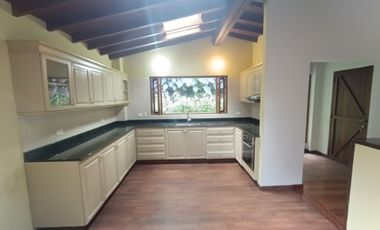 🏡 CASA EN ARRIENDO UBICADA EN ENVIGADO SECTOR LOMA DE LAS BRUJAS