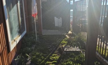 CASA EN PJE LOS AROMOS/CONSULTORIO VICTOR DOMINGO