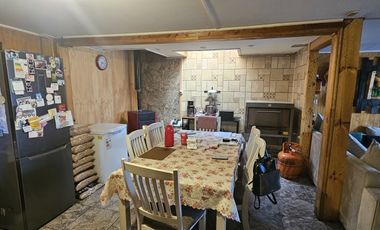 CASA EN PJE LOS AROMOS/CONSULTORIO VICTOR DOMINGO
