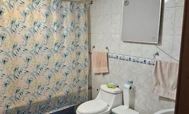 CASA EN PJE LOS AROMOS/CONSULTORIO VICTOR DOMINGO