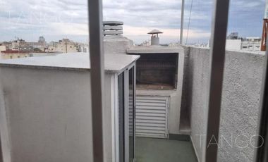 Venta Departamento en Balvanera Cuatro Ambientes Parrilla Baulera