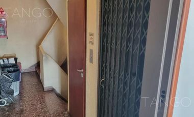 Venta Departamento en Balvanera Cuatro Ambientes Parrilla Baulera