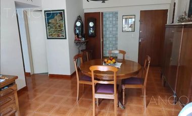 Venta Departamento Caballito Tres Ambientes Dependencia Balcón Corrido  Apto Crédito