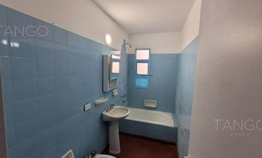 Venta Departamento 3 Ambientes en Balvanera Con Balcón Apto profesional