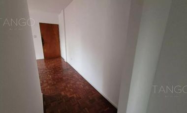 Venta Departamento 3 Ambientes en Balvanera Con Balcón Apto profesional