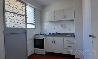 Venta Departamento 3 Ambientes en Balvanera Con Balcón Apto profesional