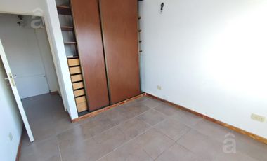 Depto Tres Ambientes y 1/2 con Cochera. Villa Ballester