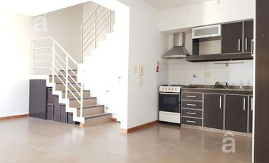 Depto Tres Ambientes y 1/2 con Cochera. Villa Ballester