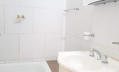 Depto Tres Ambientes y 1/2 con Cochera. Villa Ballester