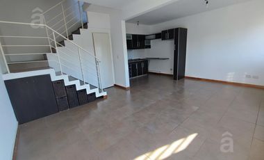 Depto Tres Ambientes y 1/2 con Cochera. Villa Ballester