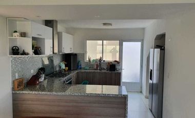 CASA EN VENTA CON VISTA AL MAR
