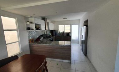 CASA EN VENTA CON VISTA AL MAR