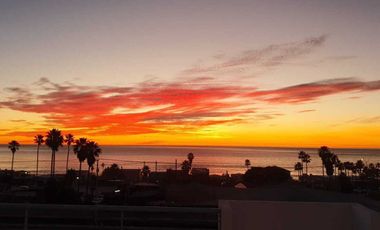 CASA EN VENTA CON VISTA AL MAR